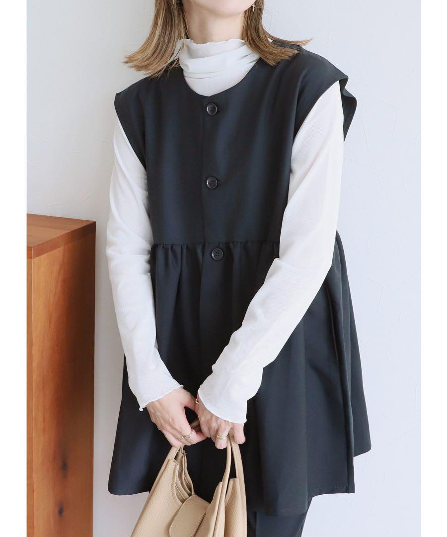 美品【reca】ペプラムギャザーベスト　ネイビー