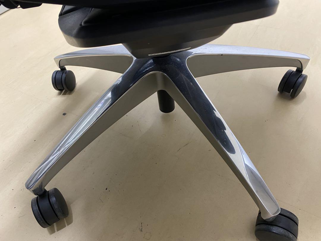 オカムラ　フィノラ　オフィスチェア　高級オフィスチェア　中古オフィスチェア