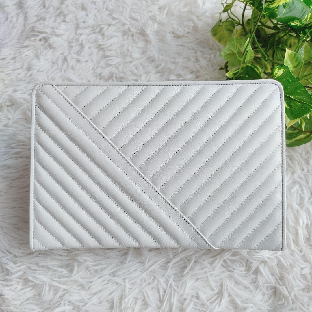 ✨未使用級タグ付き✨ヴァレンティノ ガラヴァーニ クラッチバッグ キルティング