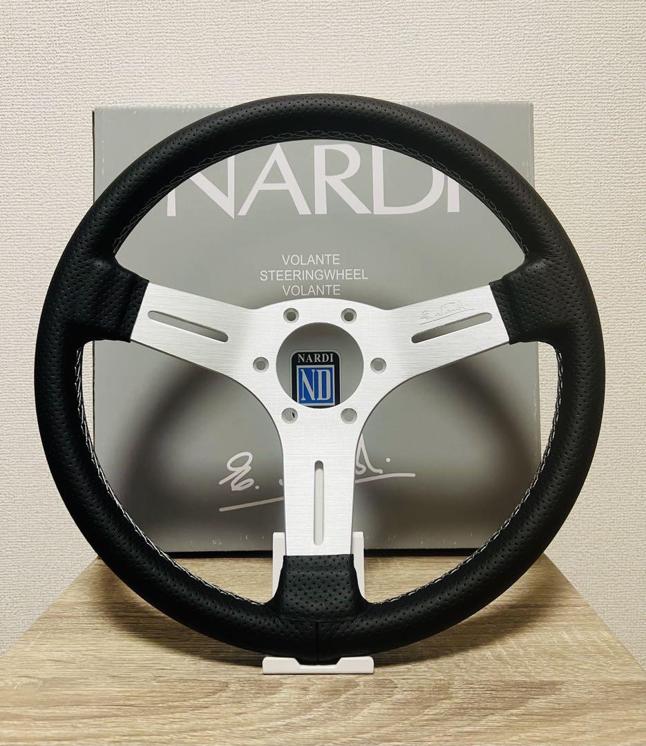 ナルディ NARDI パンチングレザーステアリング 13インチ Amazon | Nardi ステアリングホイール - 競技用 - ブラック