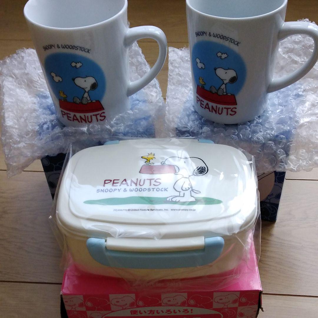 SNOOPYマグカップ2個＆お弁当箱