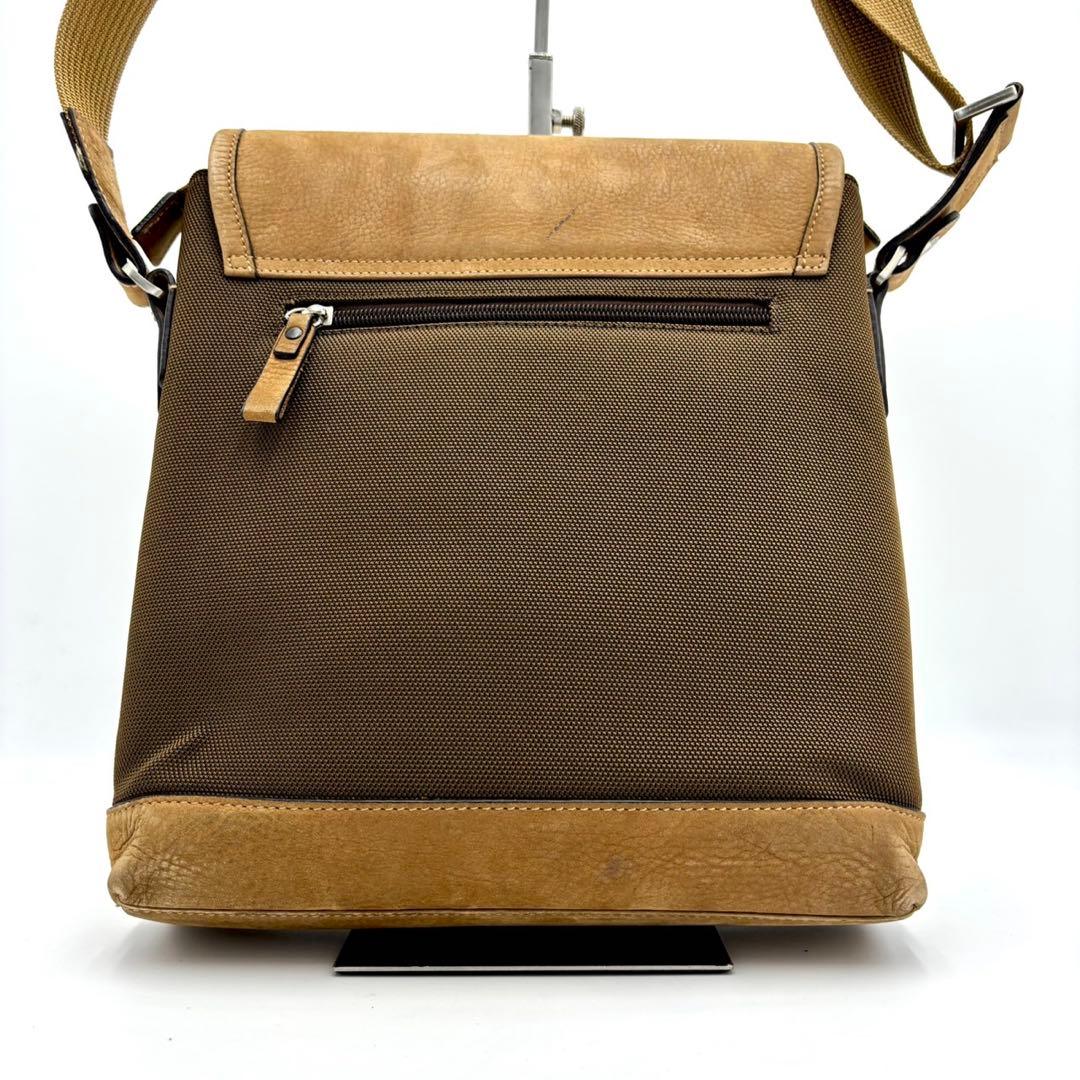 Salvatore Ferragamo フェラガモ ショルダーバッグ レザー Salvatore Ferragamo フェラガモ ショルダーバッグ レザー