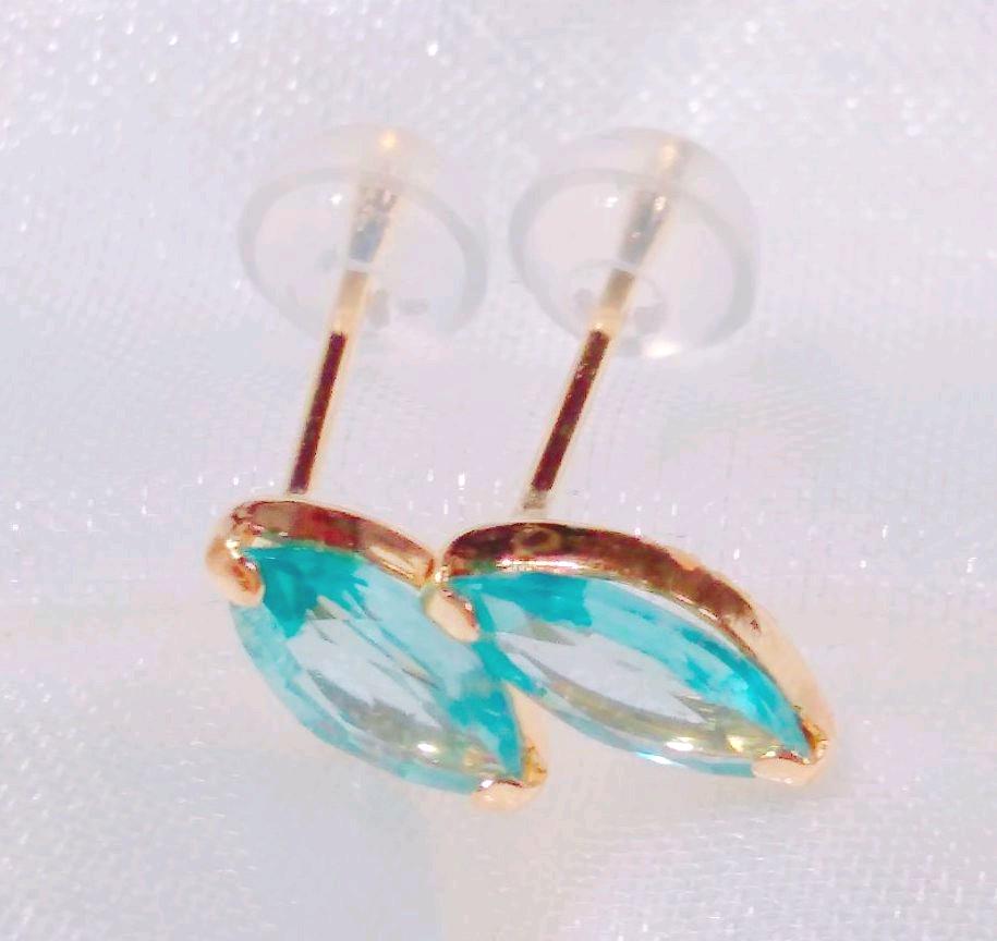 新品K18イエローゴールドブルージルコンピアス 計1.00ct l28tU-m42003841310 好評超特価