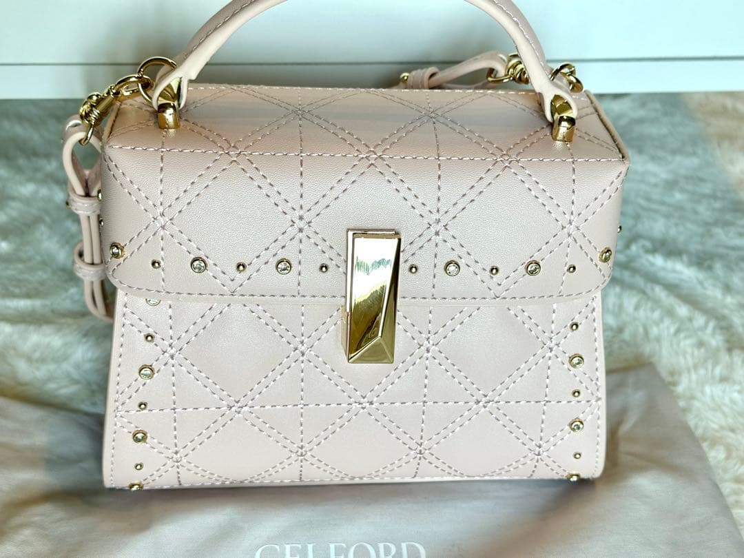 CELFORD リュタンキルティングビジュースタッズポシェットピンク