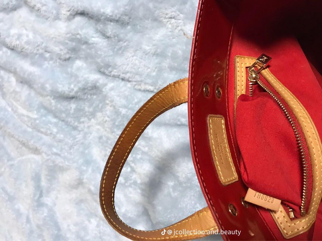 Louis Vuitton 赤いラッカー ハンドバッグ