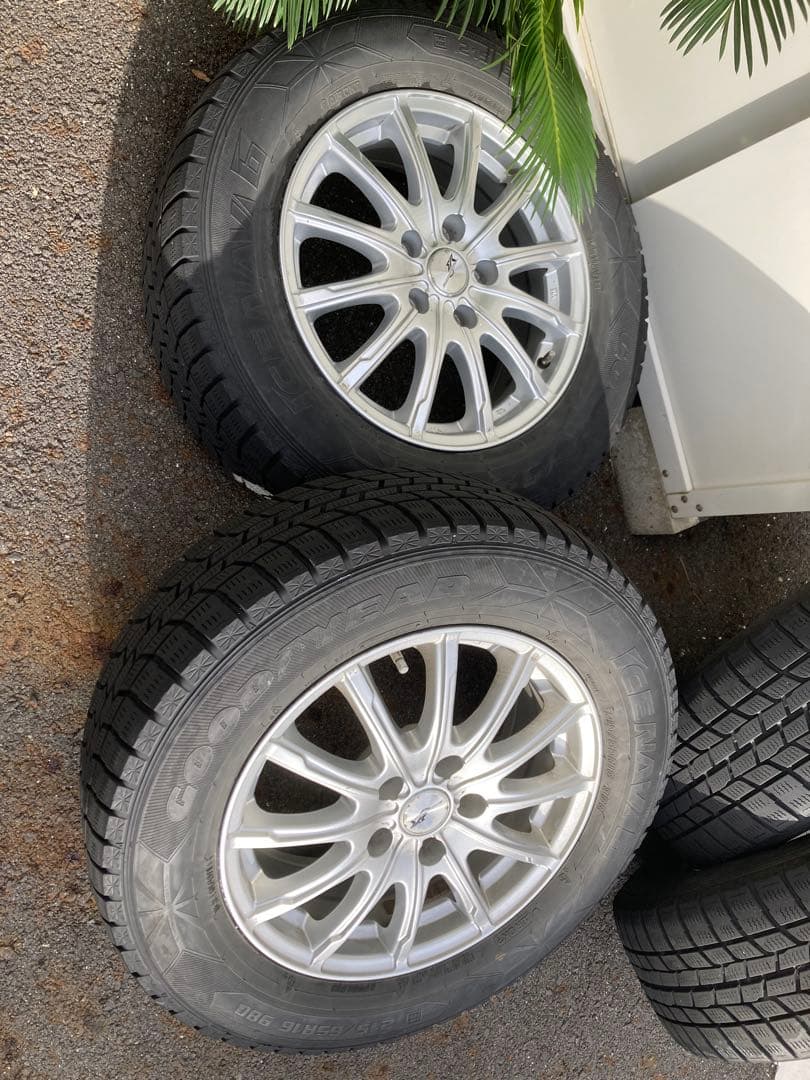 グッドイヤースタッドレスタイヤホイール215/65/R16 グッドイヤースタッドレスタイヤホイール215/65/R16