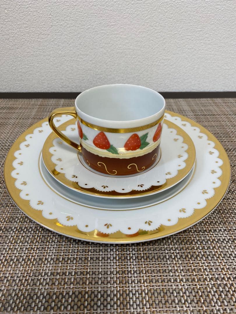 ブルガリ × ローゼンタール ドルチェデコ （イチゴ）