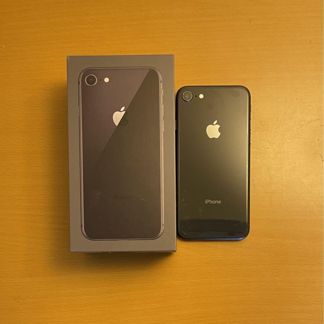 iPhone 8 スペースグレイ 64 GB docomo
