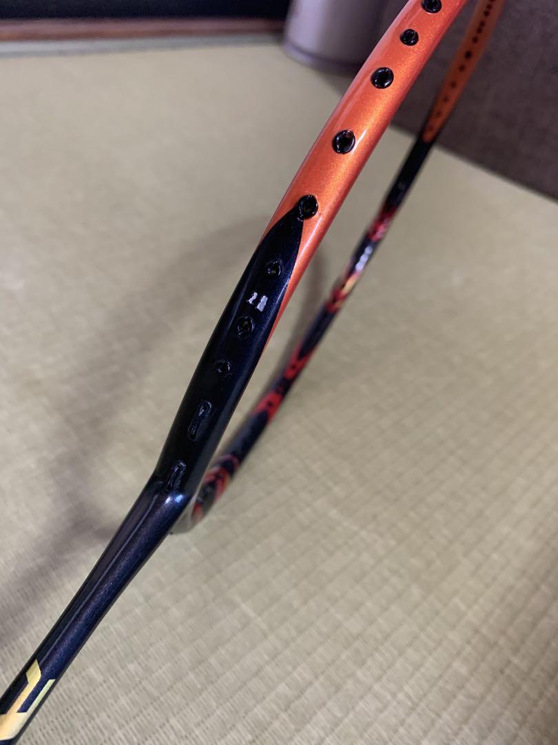 バドミントンラケットastrox99 黒・オレンジ
