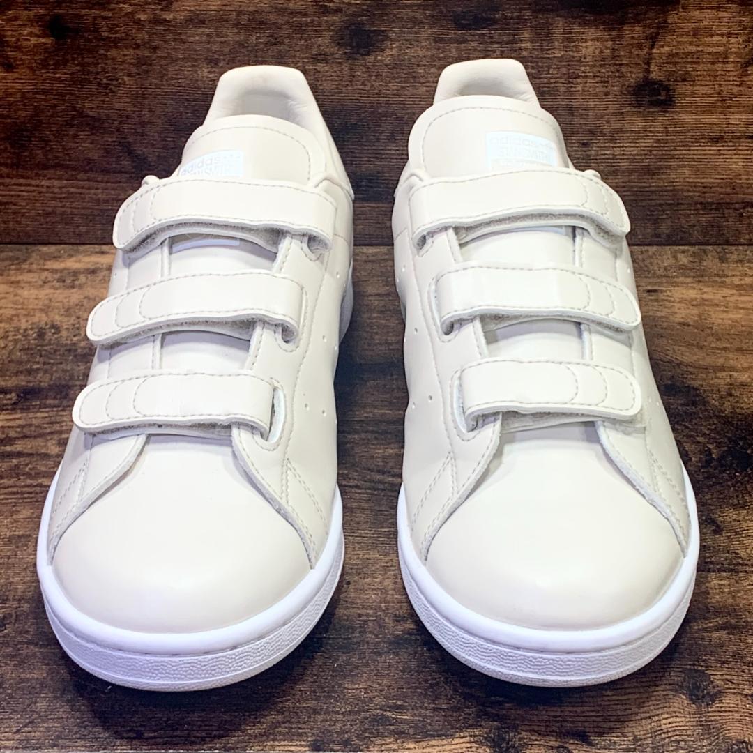 ☆即発 adidas Stan Smith ベージュ ベルクロ スニーカー - メルカリ