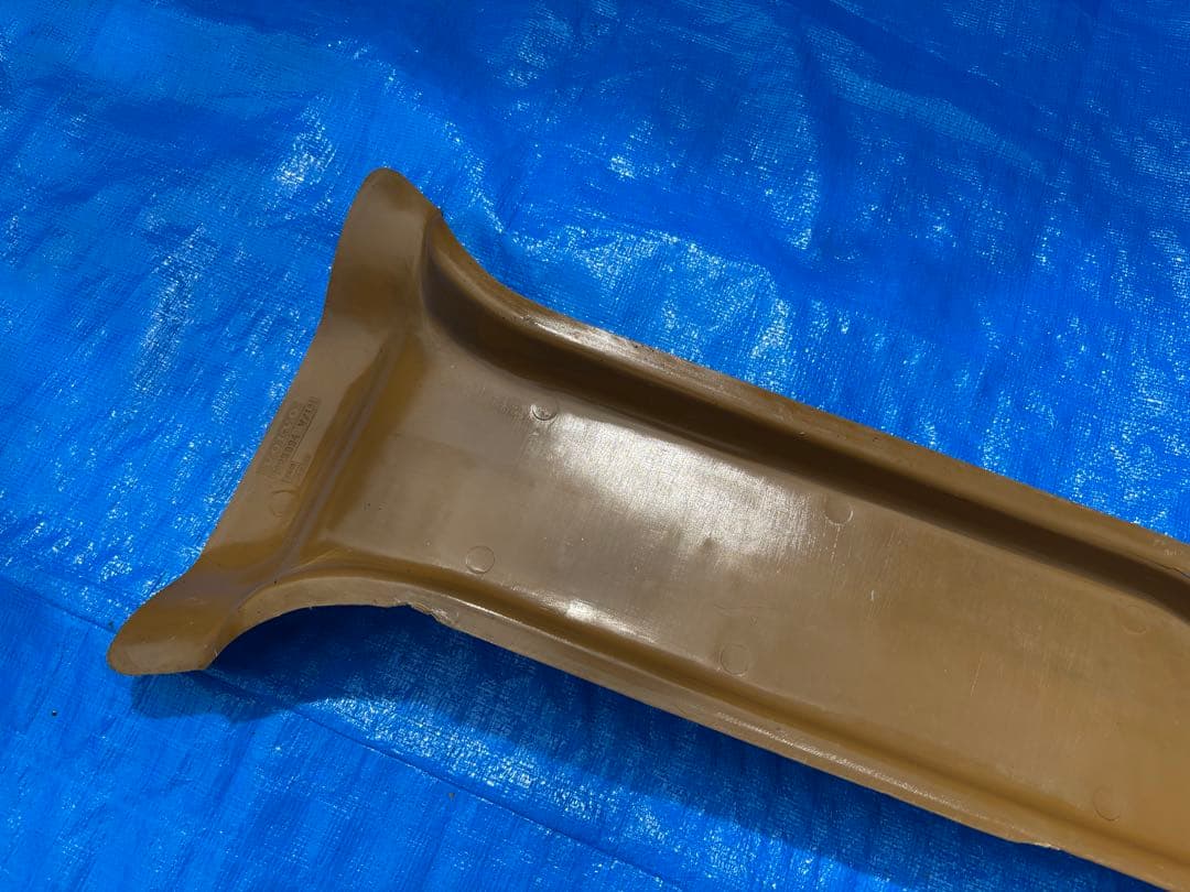 VOLVO ボルボ 240 Bピラー　内張　トリム　左側　ベージュ