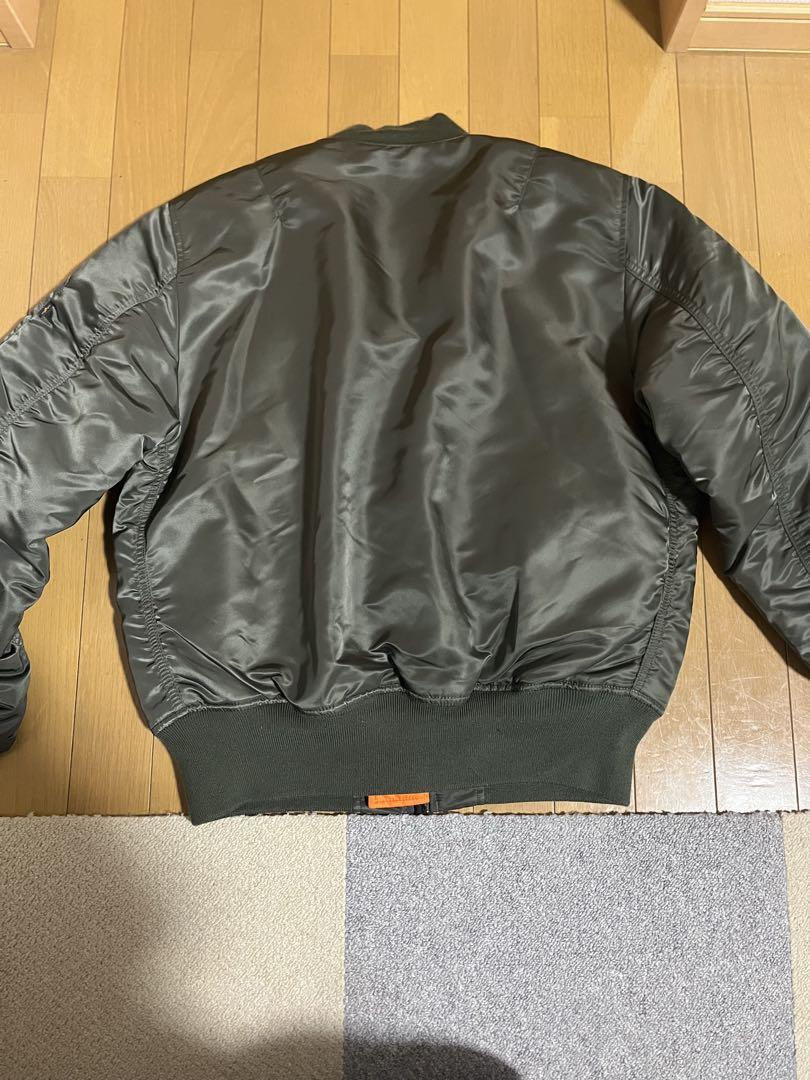 オリーブグリーン MA-1ジャケット alpha