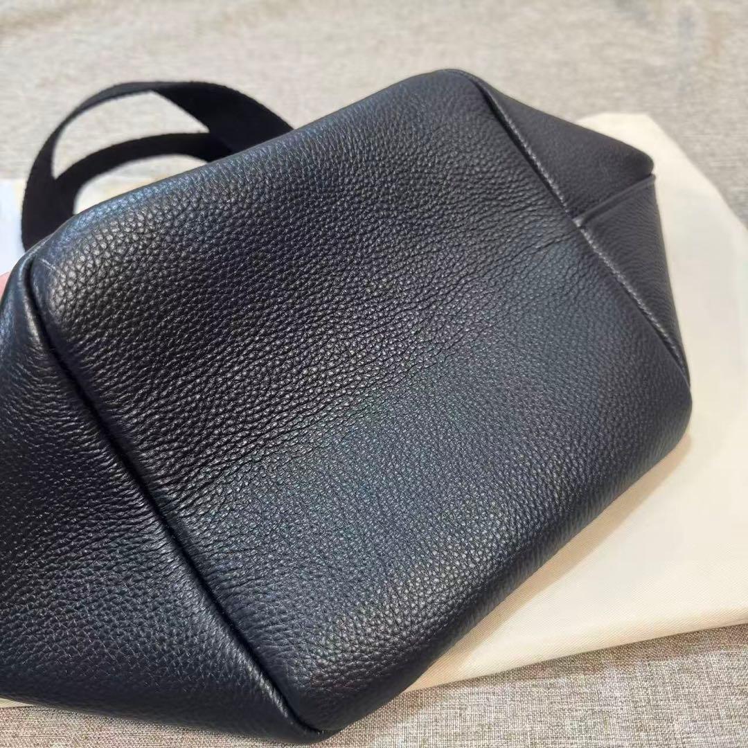 エルベシャプリエ707GP リュクス舟形トートM ブラック エルベシャプリエ707GP リュクス舟形トートM ブラック