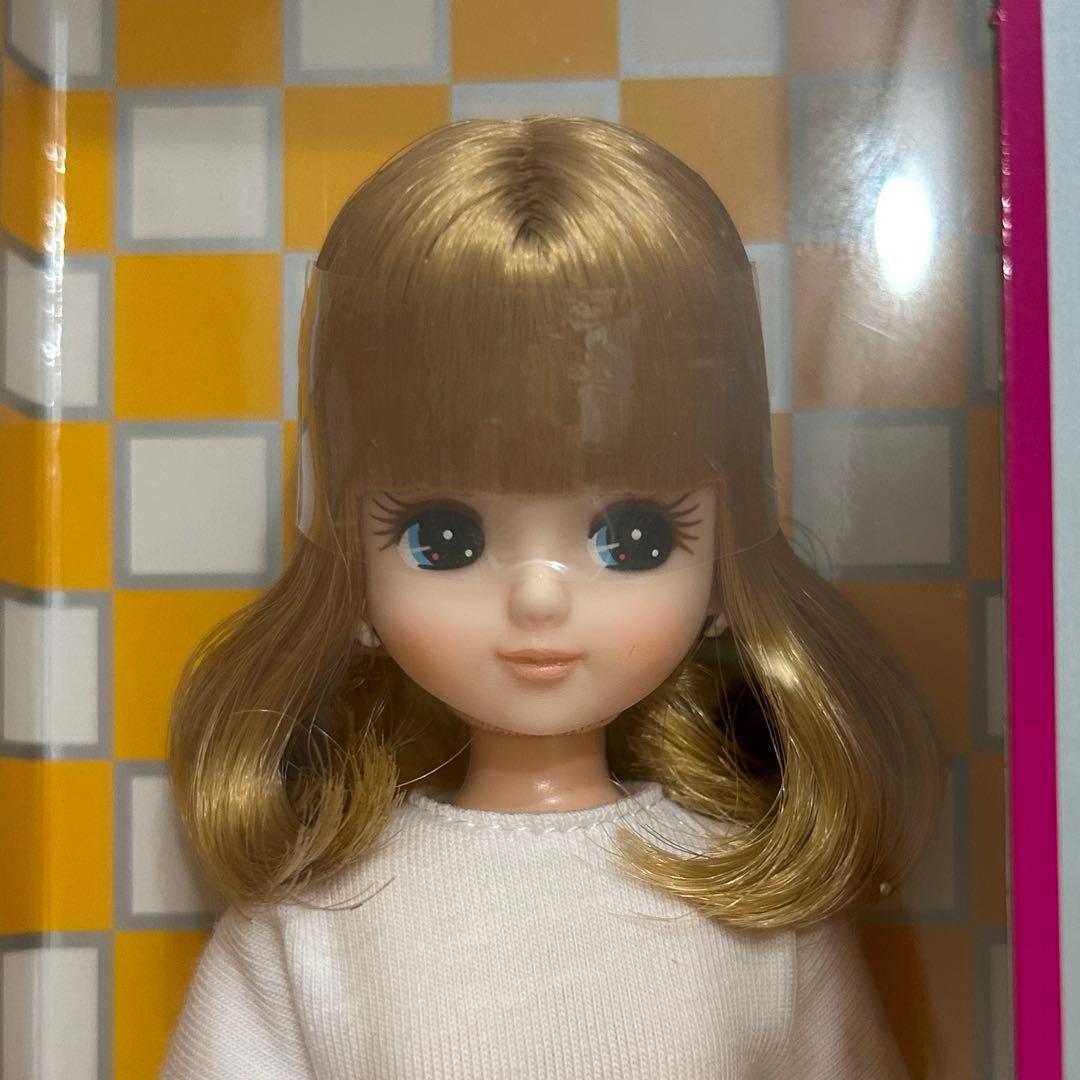 赤いカメラモデル リカちゃん 4 2013年