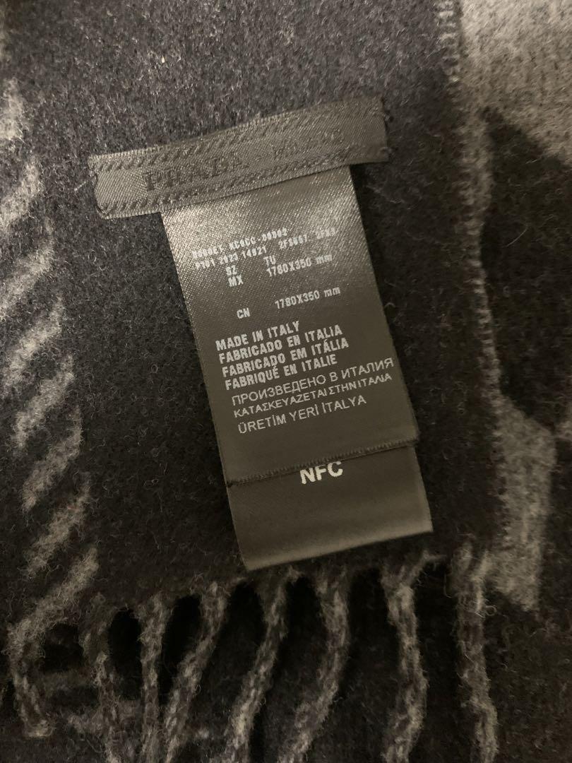 PRADA ジャガードロゴ スモール ウールスカーフ 小物