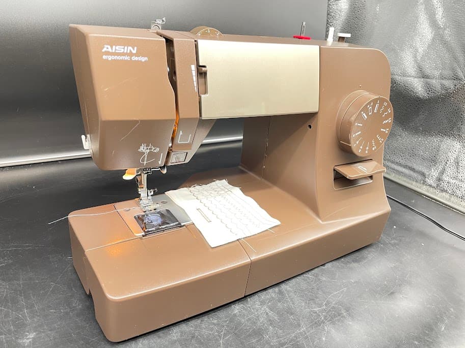 ★保証付き★　アイシン SPD15B 　電子ミシン本体