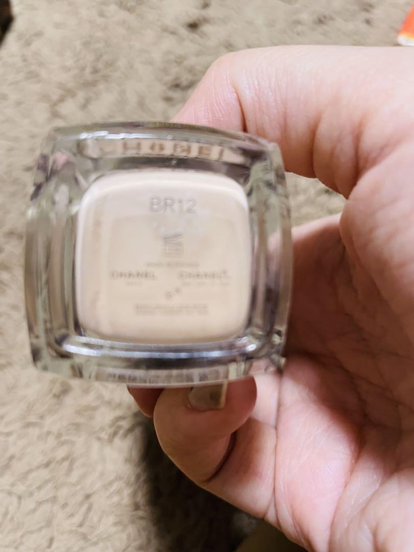 シャネル　CHANEL ファンデーション12 番LES BEIGES レベージュ