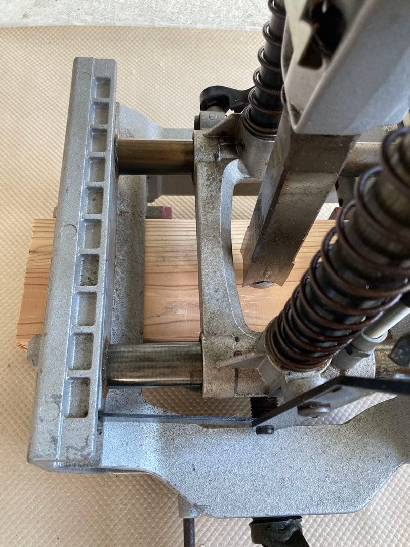 マキタ makita 角ノミ 7304 30mm 木工DIY 電動工具 角のみ マキタ makita 角ノミ 7304 30mm 木工DIY 電動工具 角のみ