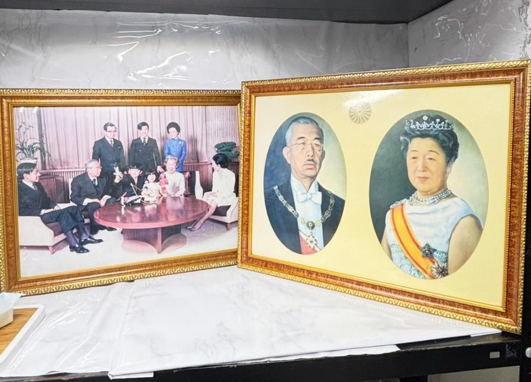 天皇皇后両陛下御肖像額 在位60周年記念 御真影 額入り 昭和天皇
