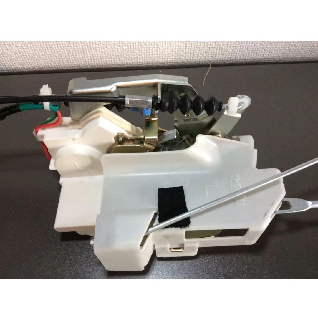 フロント左ドアラッチアクチュエーターASSY