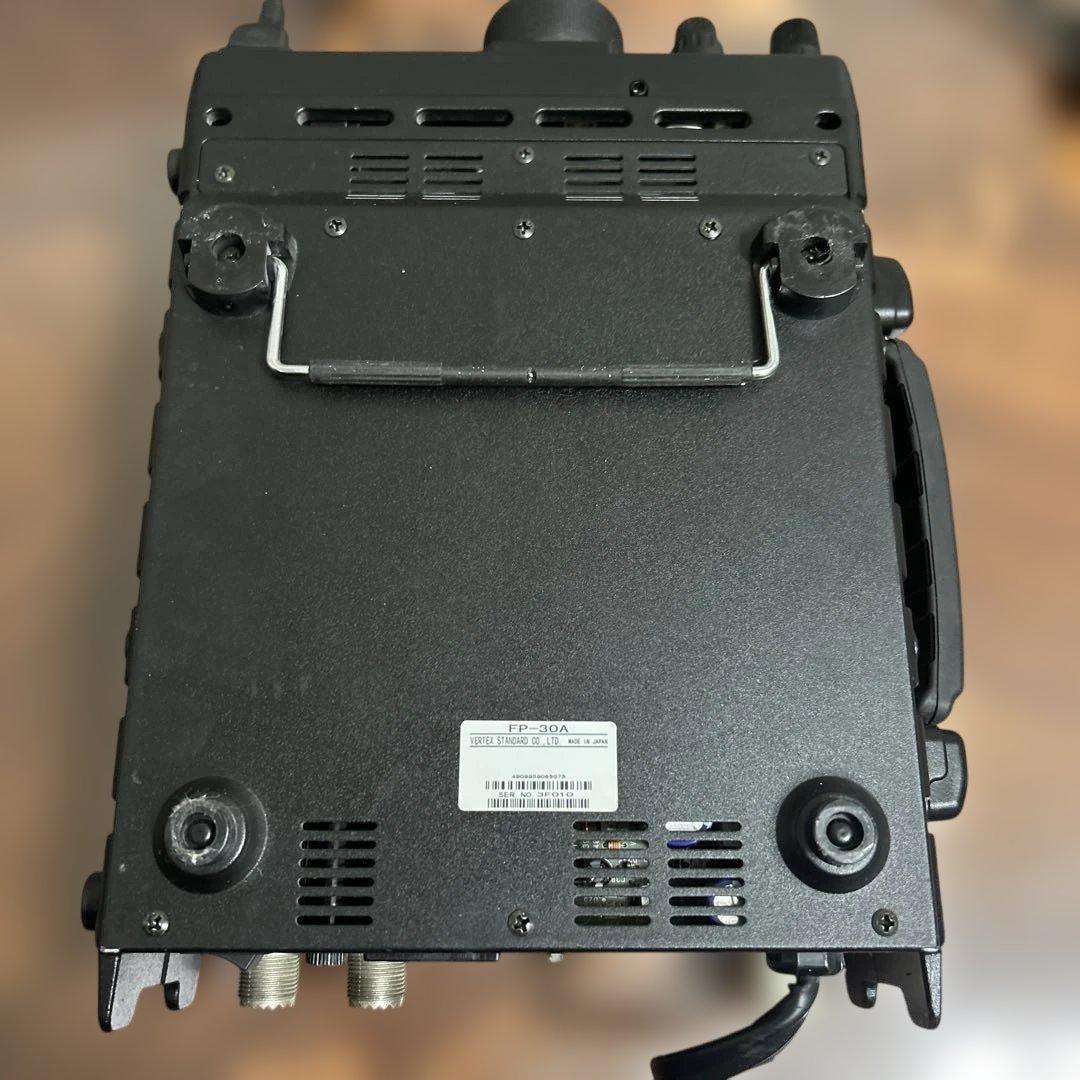 YAESU ET-897 HF/VHF/UHF トランシーバー YAESU ET-897 HF/VHF/UHF トランシーバー