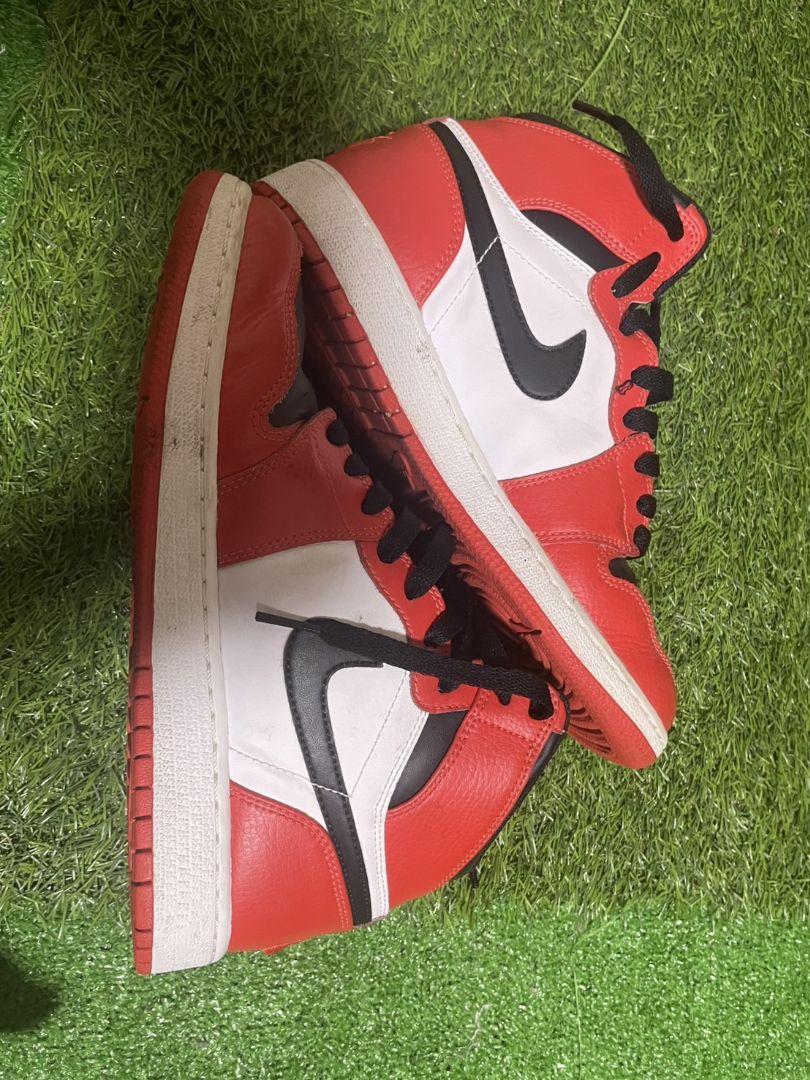 Air Jordan 1 レッド/ブラック/ホワイト