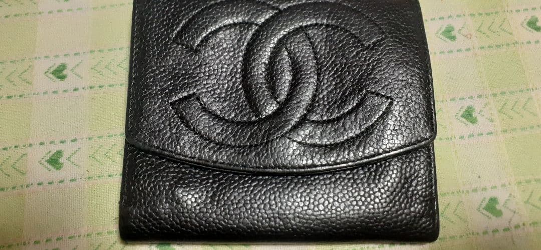 CHANEL 二つ折り財布 ブラックレザー