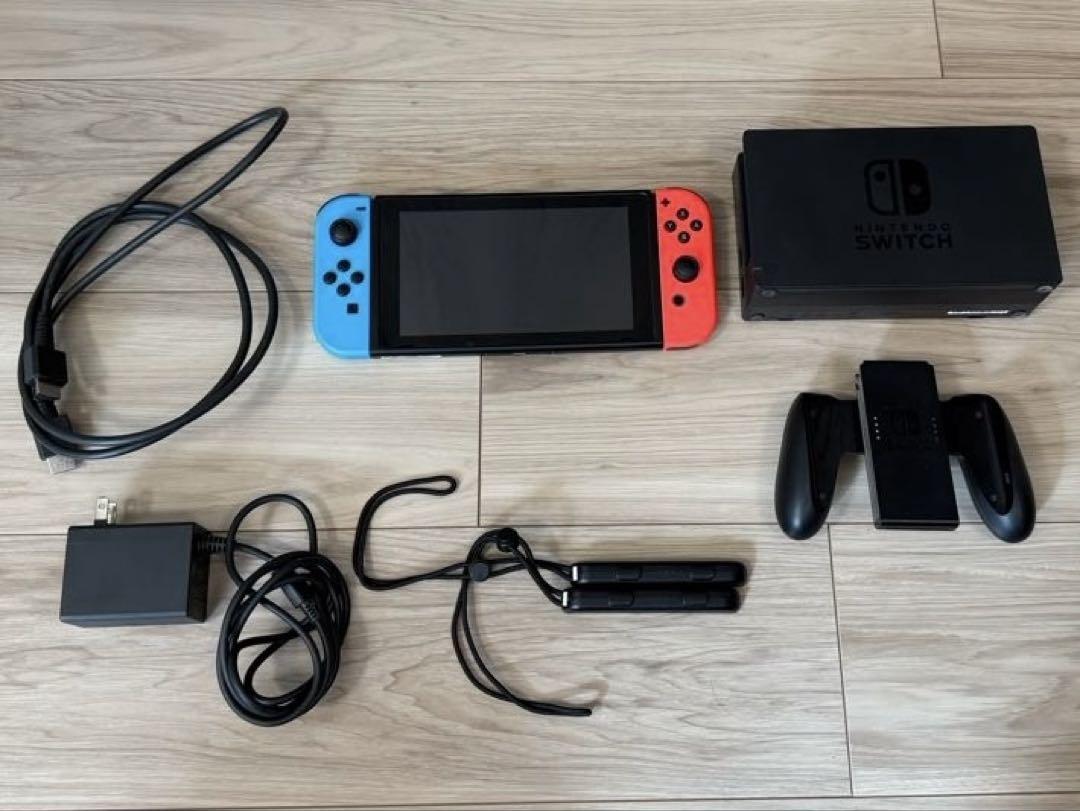 最旬トレンドパンツ Nintendo Switch 付属品付き Joy-Con 青/赤 本体 Nintendo Switch
