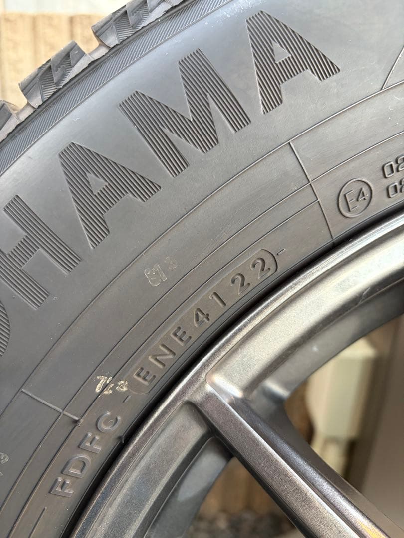 アルファード　30系　17インチ iceGUARD ig60 タイヤセット