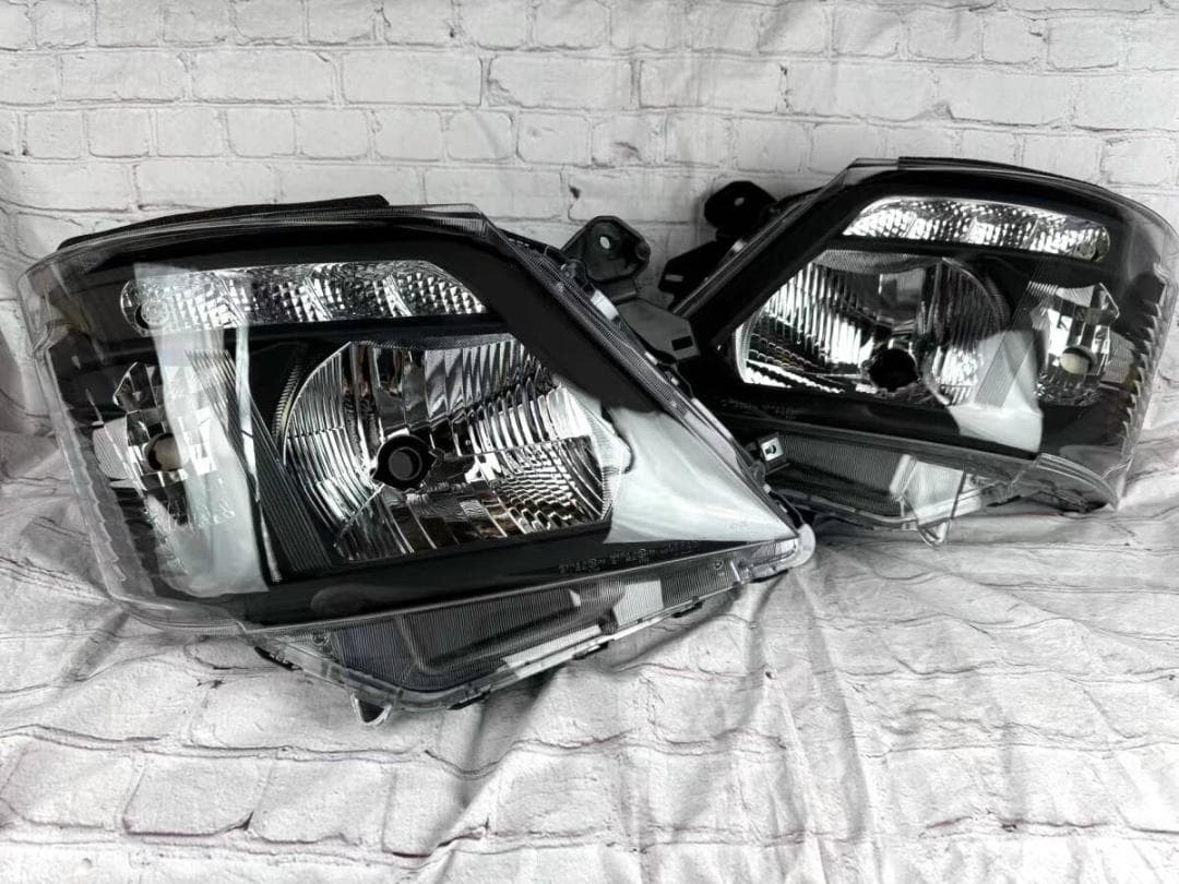 NV350 キャラバン E26 後期インナーブラック ヘッドライト レベライザー