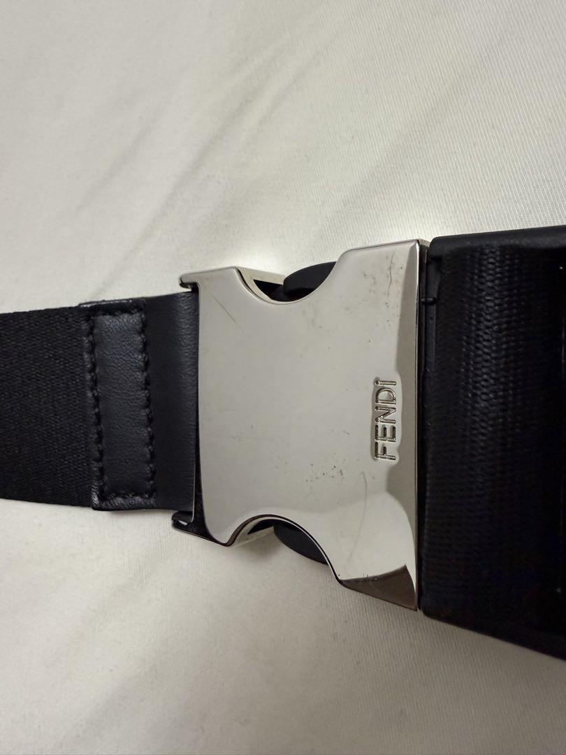 FENDI FFロゴ ボディバッグ