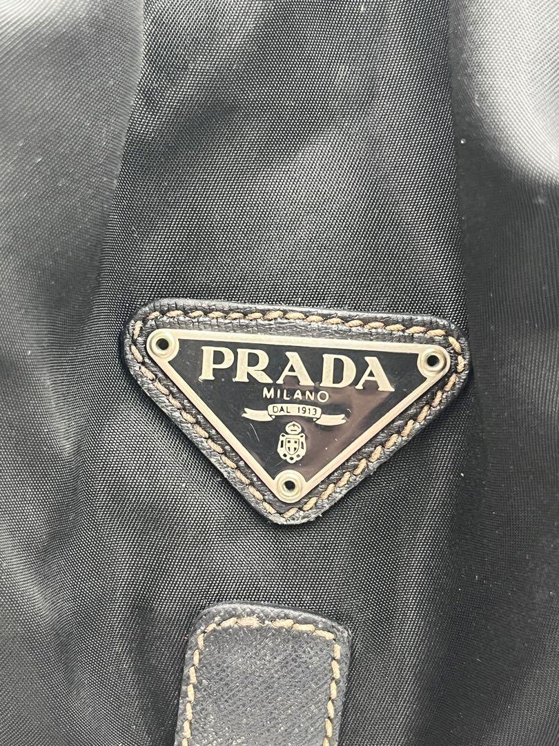 PRADA プラダ　リュック　三角プレート　ロゴ　巾着　ナイロン　ブラック