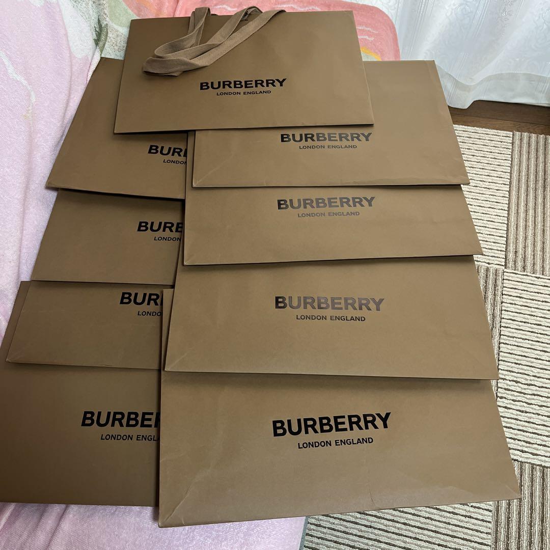 BURBERRYの紙袋中9枚