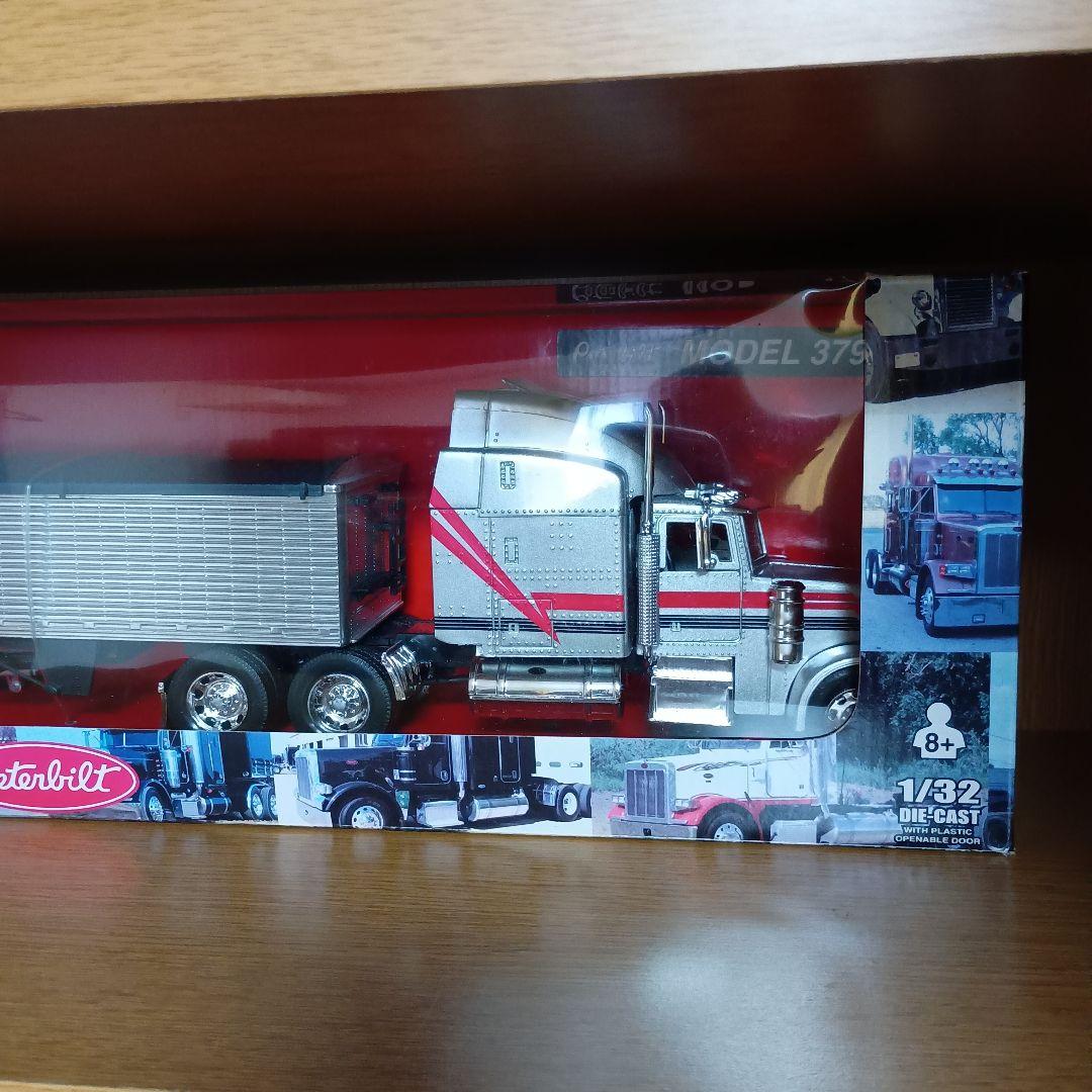 ニューレイ製　ピータービルドPeterbilt 379 トレーラー 1/32