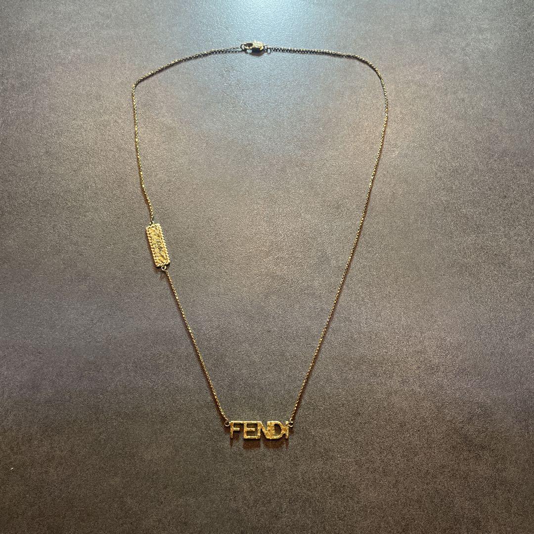 美品】保証書付き FENDI フェンディ ネックレス ロゴプレート