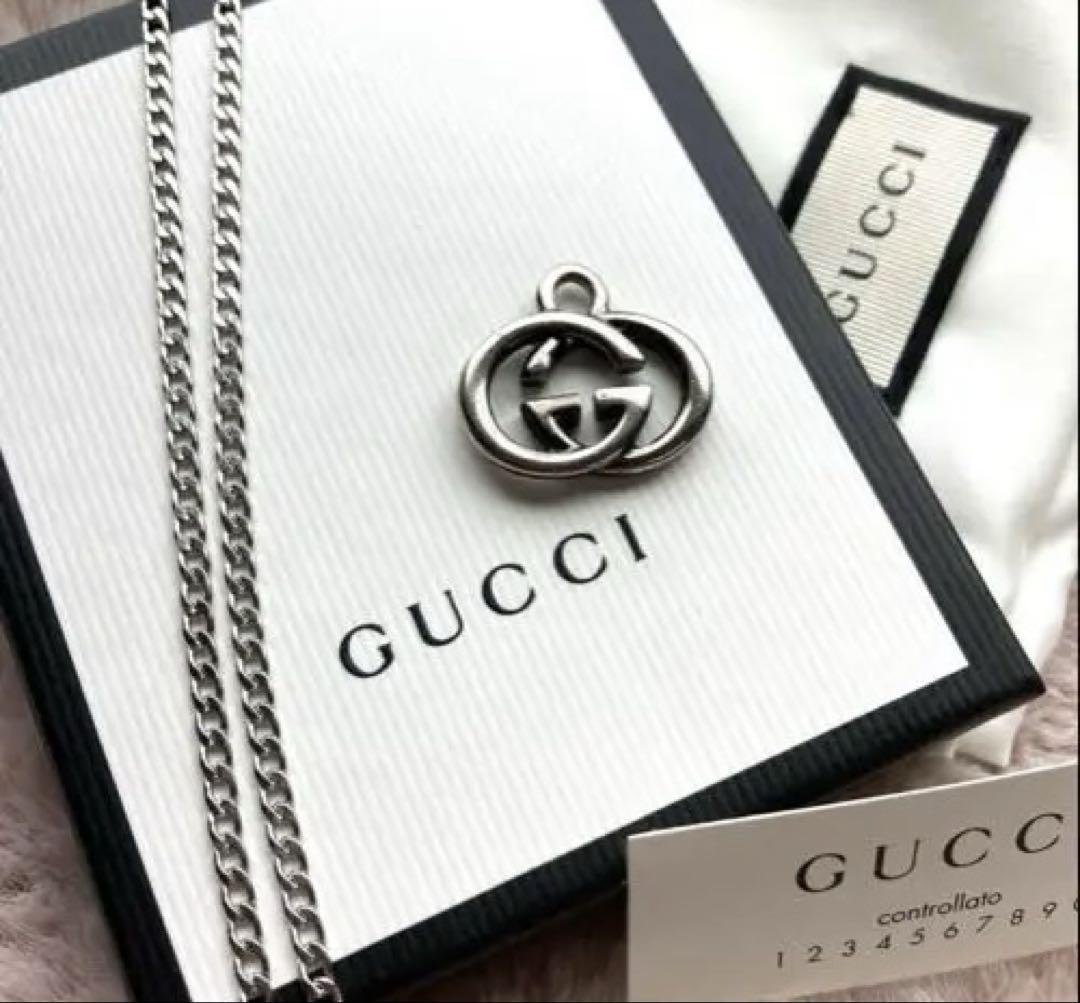 GUCCI ダブルGロゴ シルバーチャーム