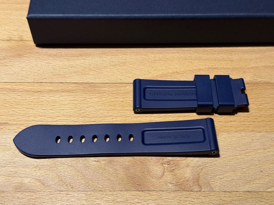 パネライ 純正ラバーベルト ダークブルー パネライ 純正ラバーベルト ダークブルー