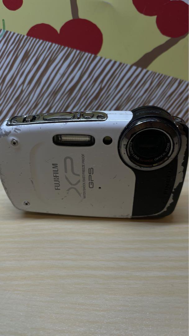 デジカメ　本体　FUJIFILM Finepix XP30