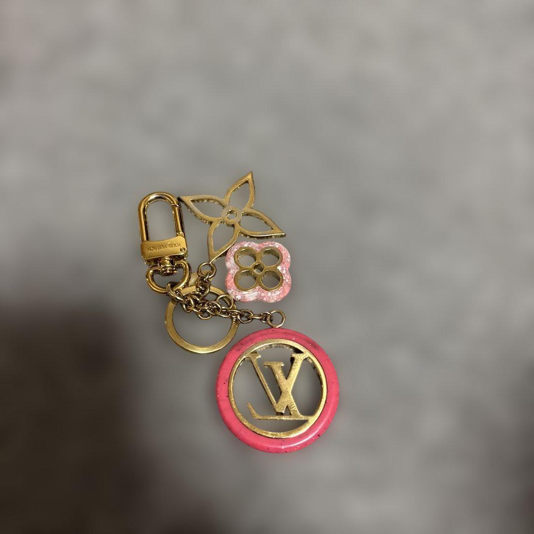 Louis Vuitton ピンクチャームキーホルダー