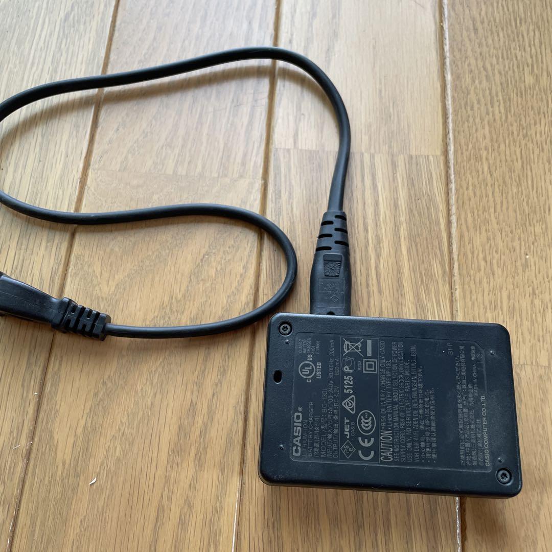 CASIO EX-ZR100 コンパクトデジタルカメラ　動作確認済み　デジカメ
