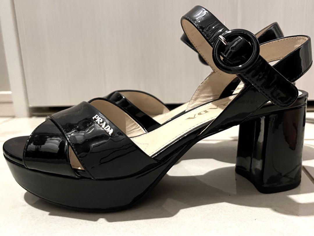 PRADA 厚底 サンダル クロ エナメル パテントレザー - メルカリ