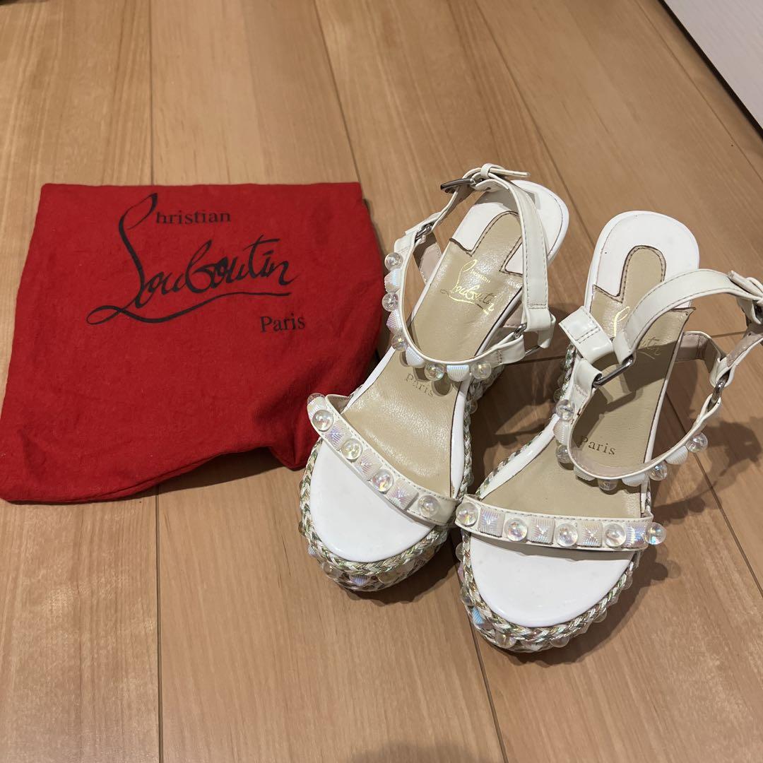 Christian Louboutin ビーズ装飾サンダル　サイズ　35