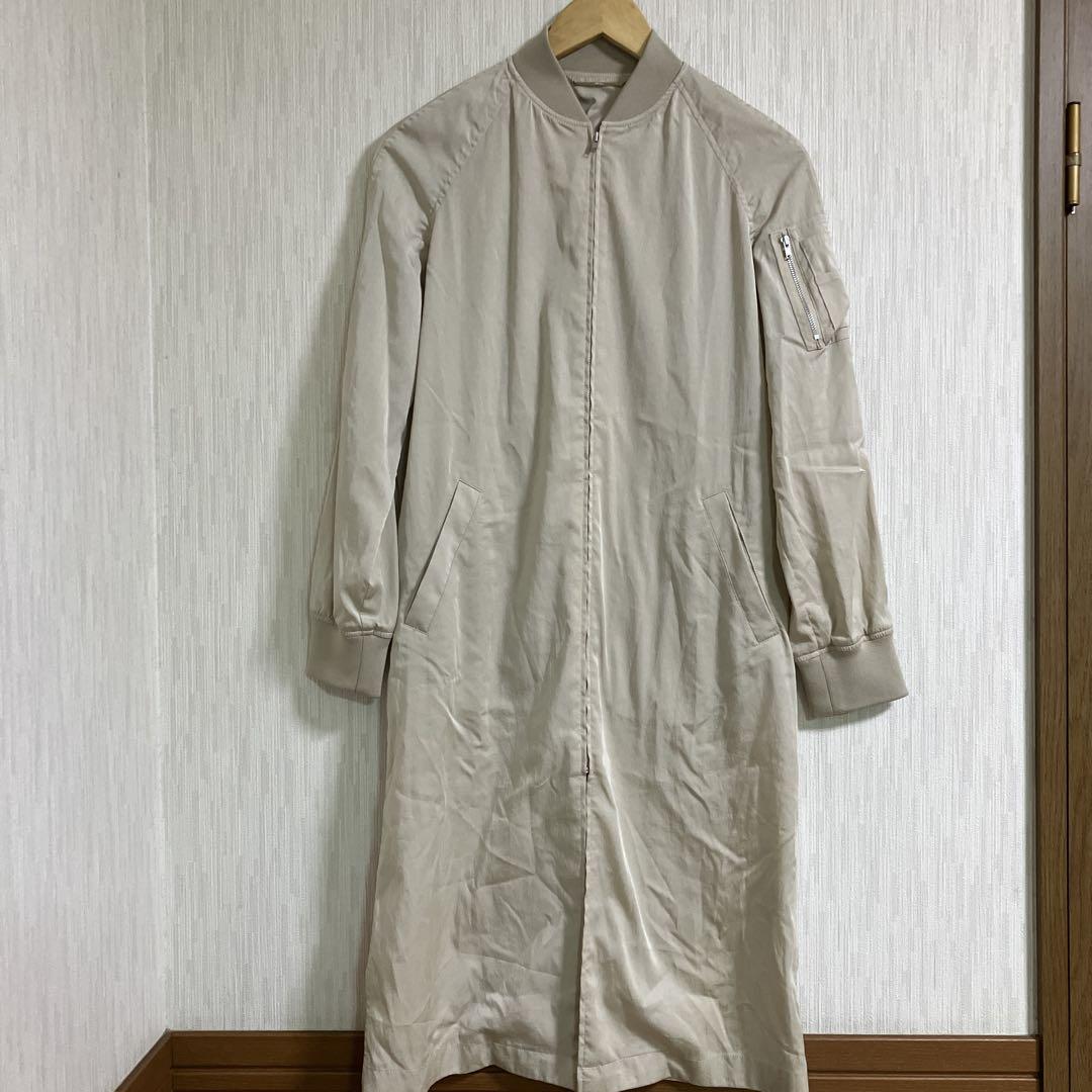 ベージュ ロングジャケット ジップアップ