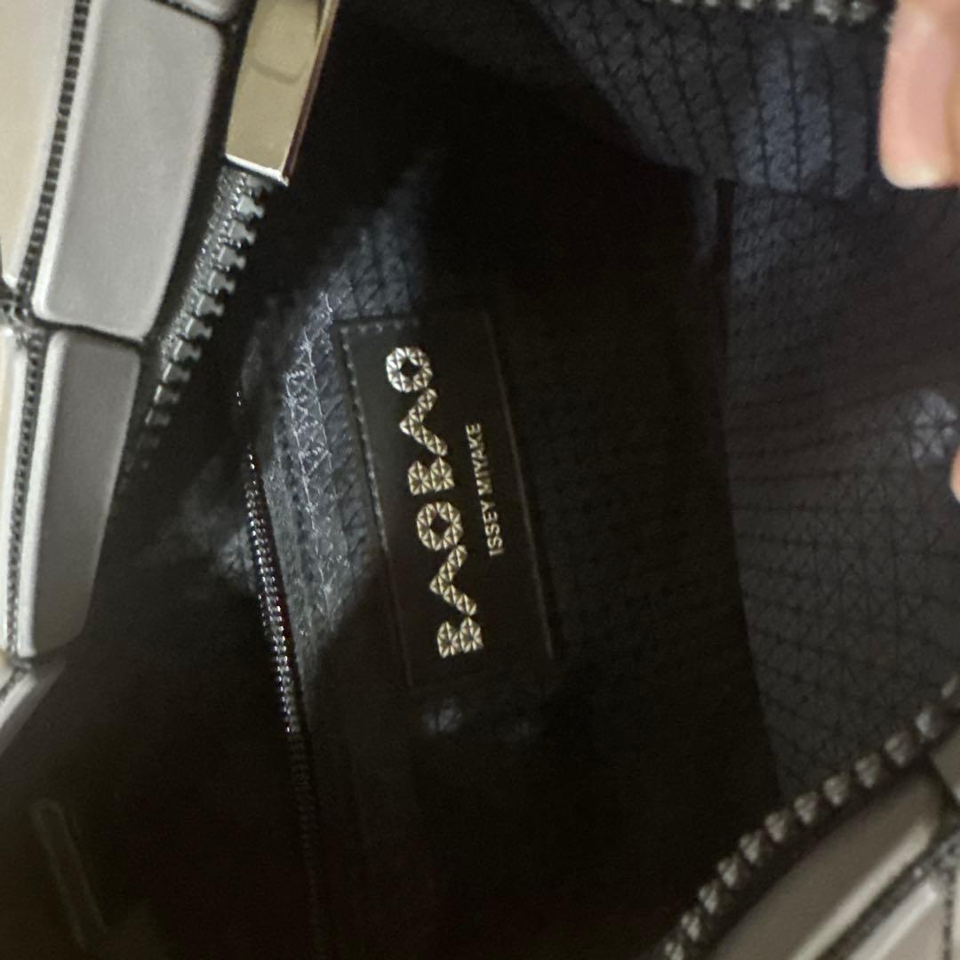 美品 ISSEY MIYAKE ショルダーバッグ
