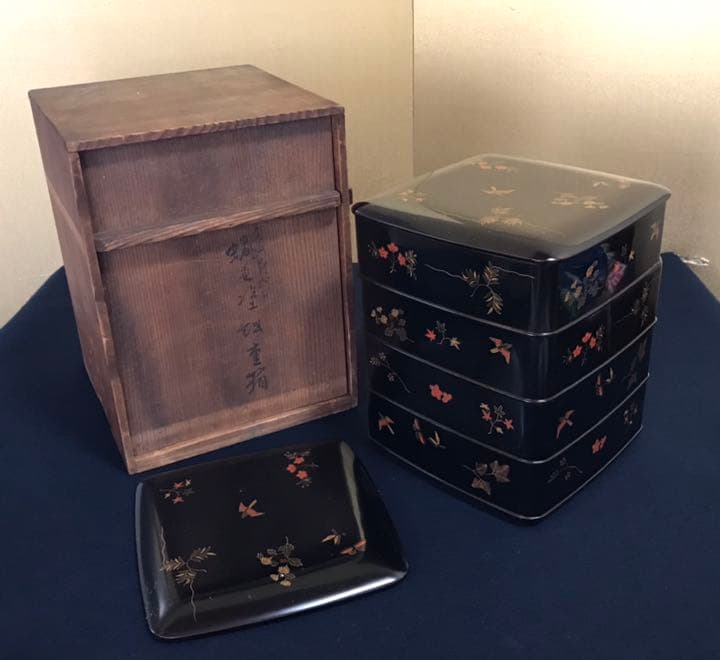 懐石 茶懐石 有職蒔絵 木製 四段重 替蓋付 木箱 (220630さ1