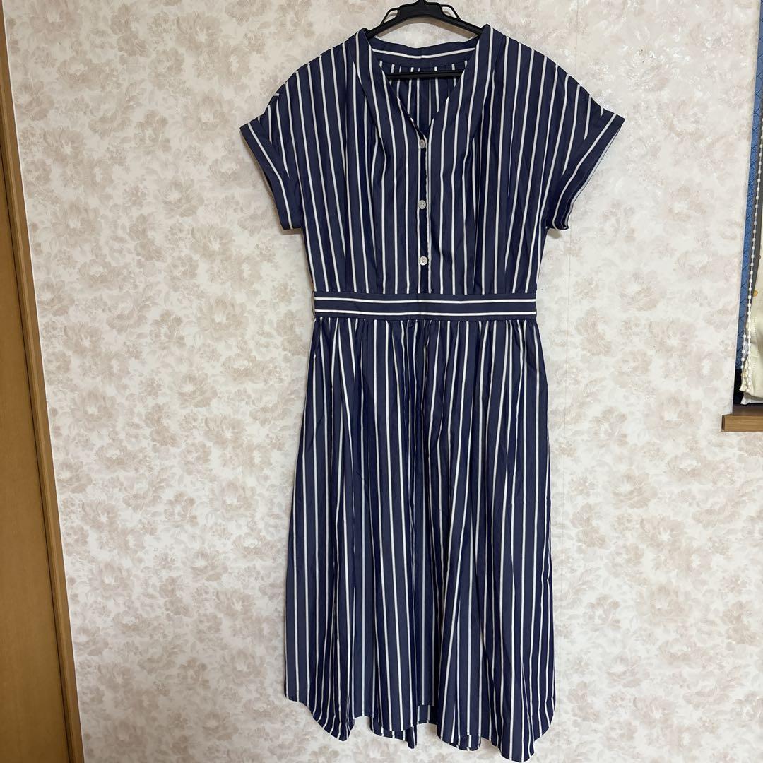 【30％OFF】 ネイビーとホワイトのストライプ 半袖ワンピース ノーリーズ ワンピース