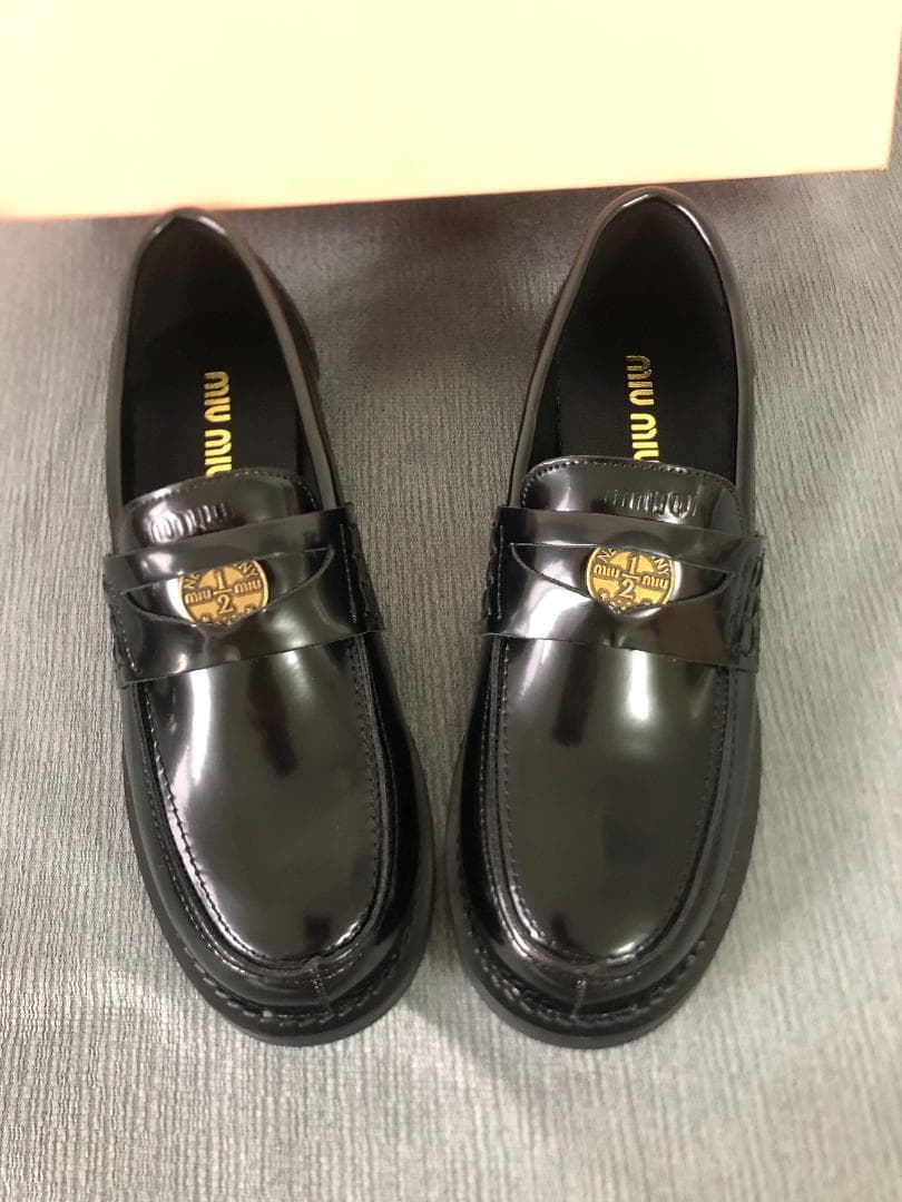 MIUMIU ミュウミュウ ペニー コインローファー ブラック 未使用 MIUMIU ミュウミュウ ペニー コインローファー ブラック 未使用