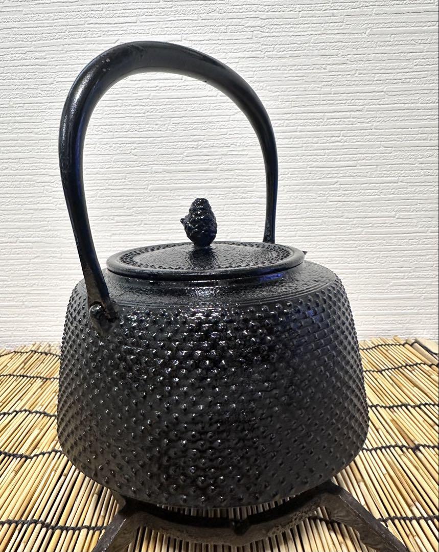 美品　南部盛榮堂ＯＩＧＥＮ造　１５型九重アラレ　南部鉄瓶　南部鉄器