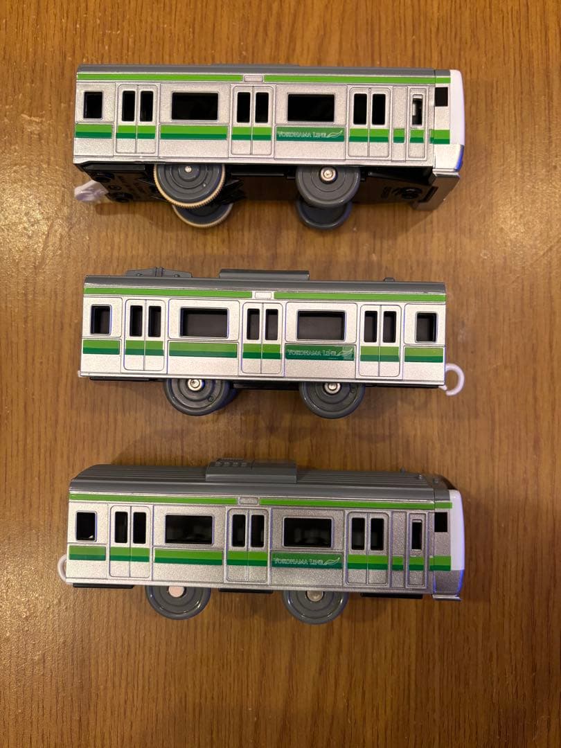 プラレール E233系横浜線PLARAIL YUZUMIYA_COM