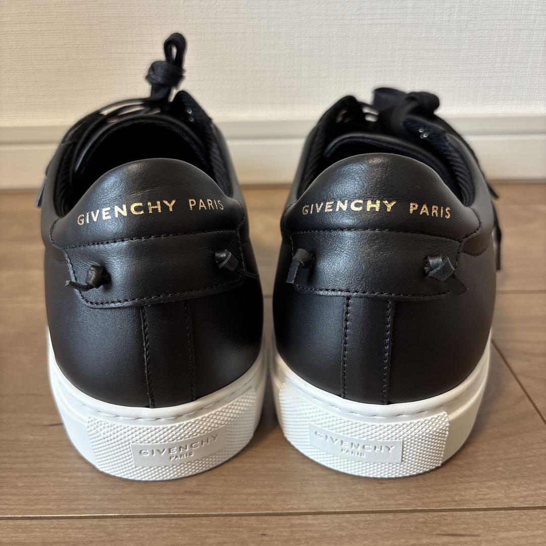 Givenchy/ジバンシィ｜ブラック レザー ランナー スニーカー